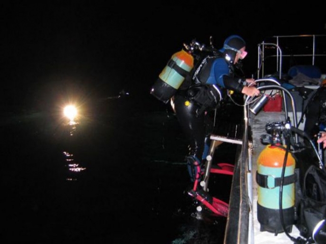  Buceo nocturno